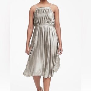 Banana Republic Pleated Metallic Midi Dress | Size 8P